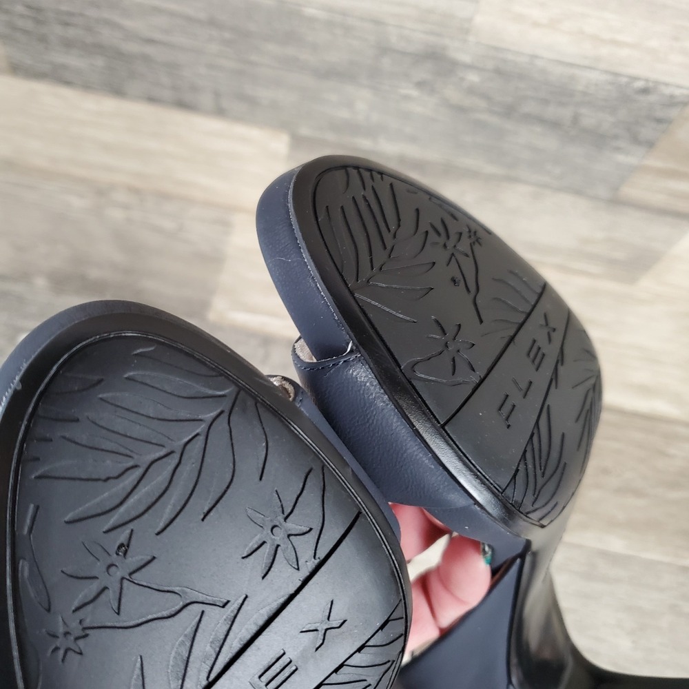 LifeStride Mantra Womens Dress Pumps Sz 6.5 W Navy Navy Faux Leather Peep Toe - Picture 9 of 10
